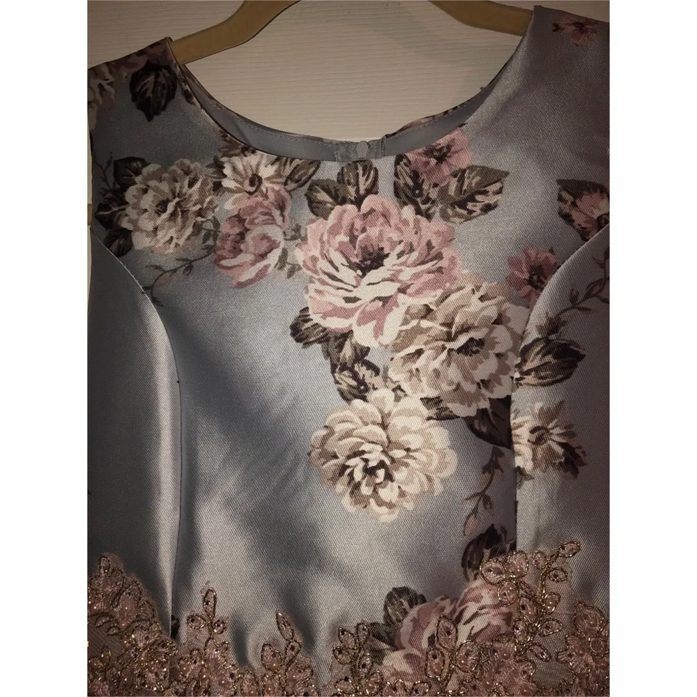 Xtraordinary Floral Hi-Low Dress w/ Beading - Picture 3 of 8